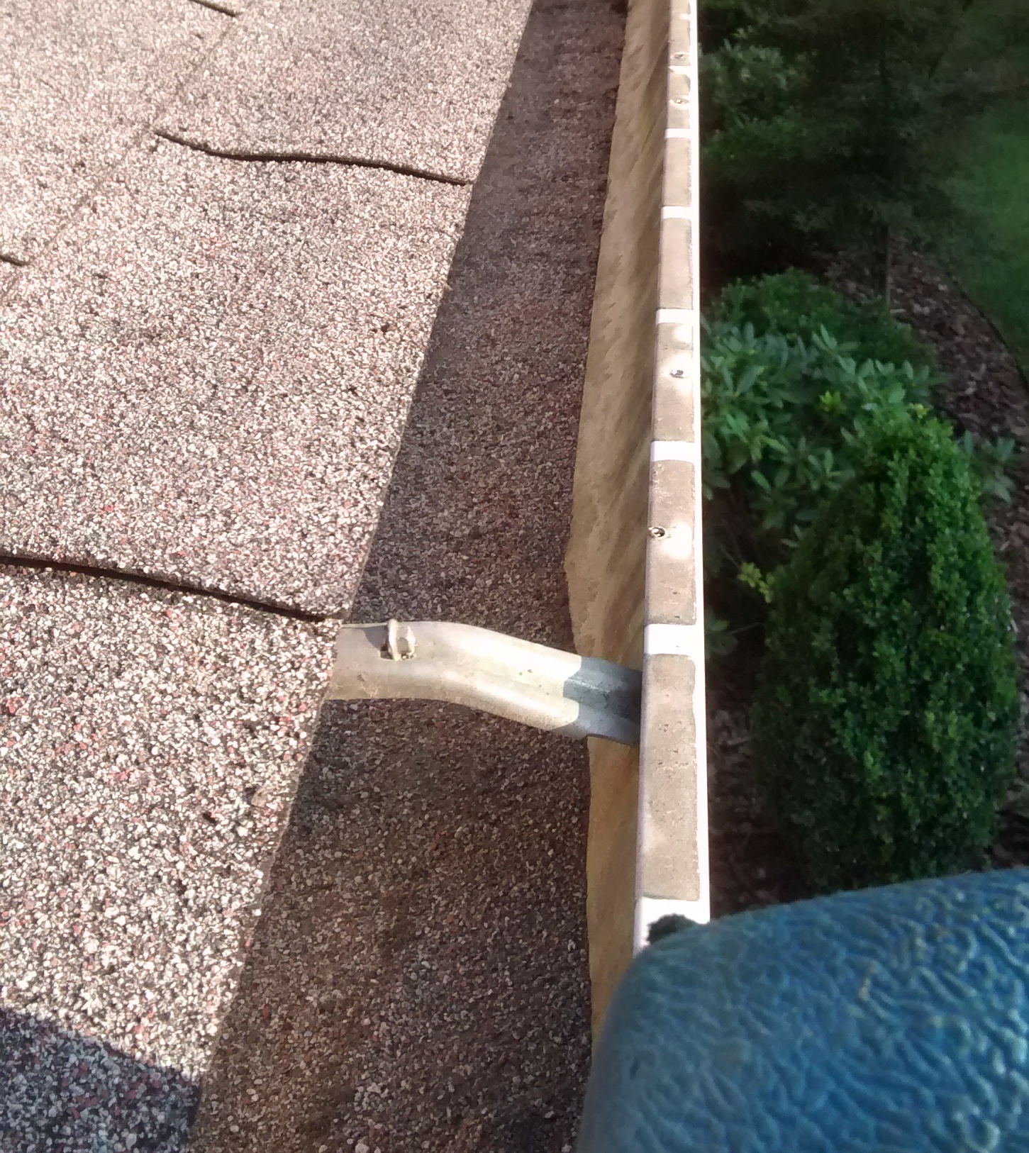 Cleaning The Outside Of Your Gutters